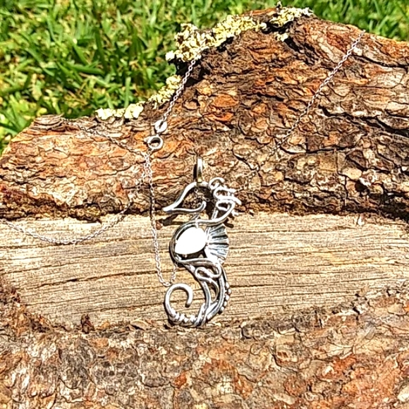 Sterling Silver Chain With Embellished Seahorse Pendant. - Picture 3 of 17